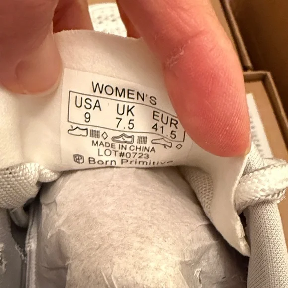 Born Primitive Women's Size 9- NWOT - Picture 4 of 5